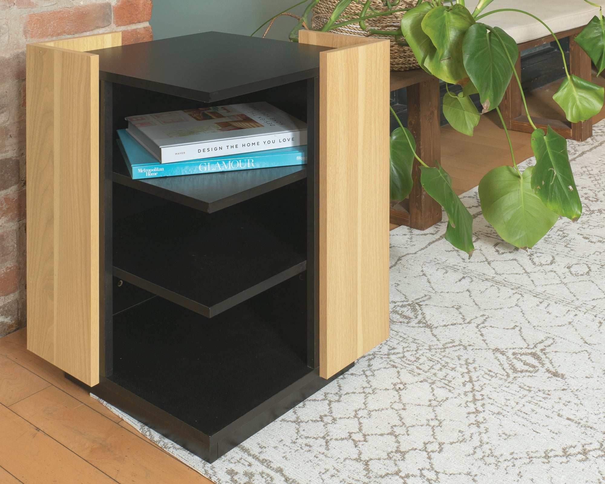 4Catsndogs Side Table - Leo