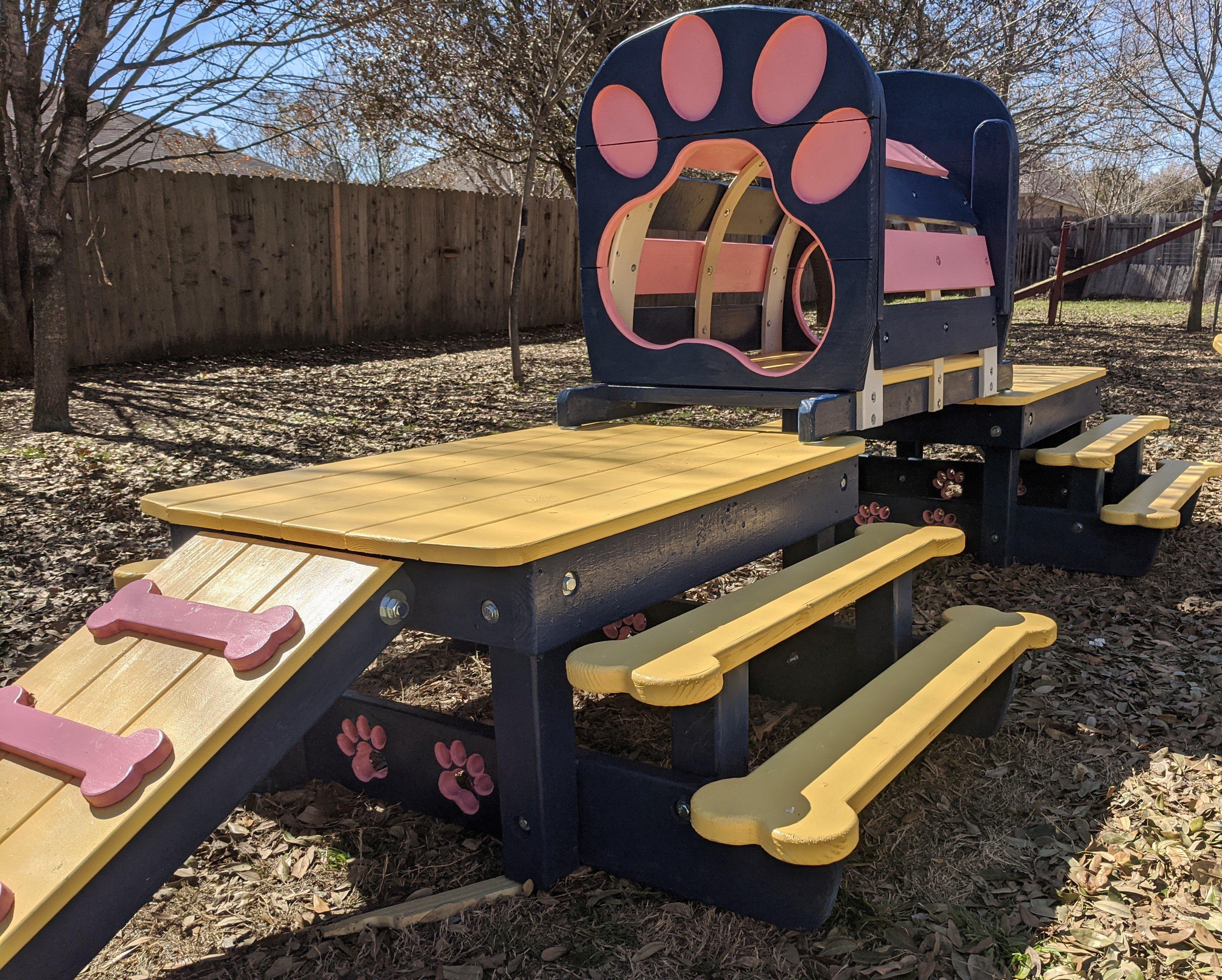 Puppy Scapes Double Platform with Tunnel