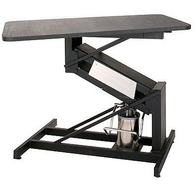 Hydraulic grooming outlet table