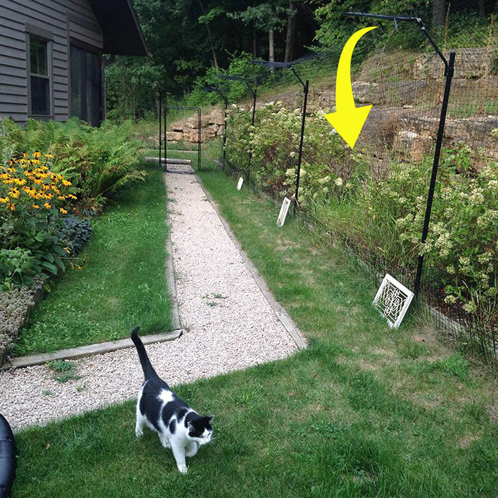 Purrfect Fence Free-Standing Cat Fence Enclosure System - 100 Ft