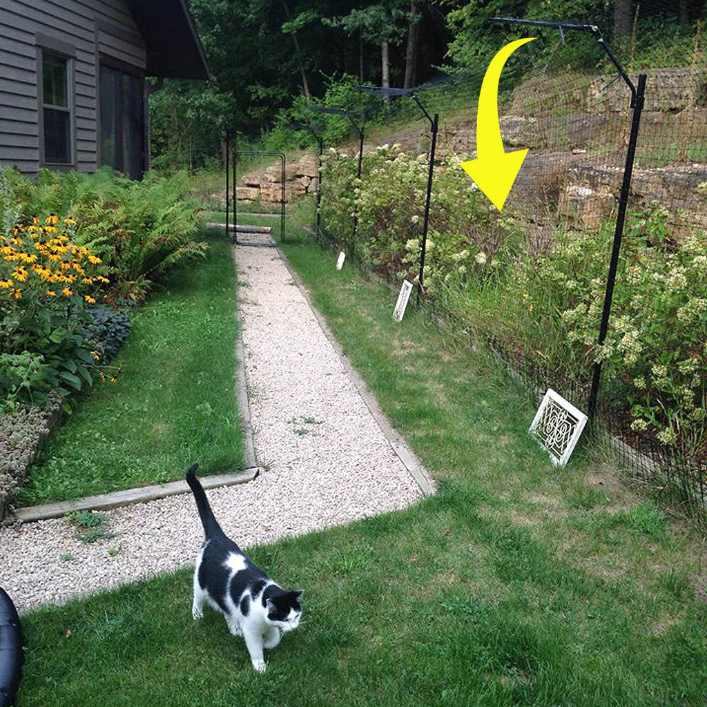 Purrfect Fence Free-Standing Cat Fence Enclosure System - 100 ft