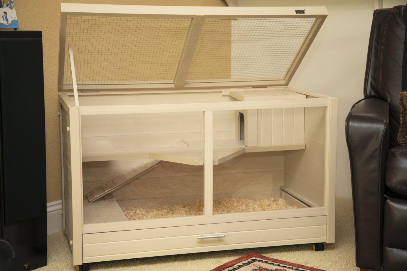 Ecoflex park outlet avenue indoor hutch